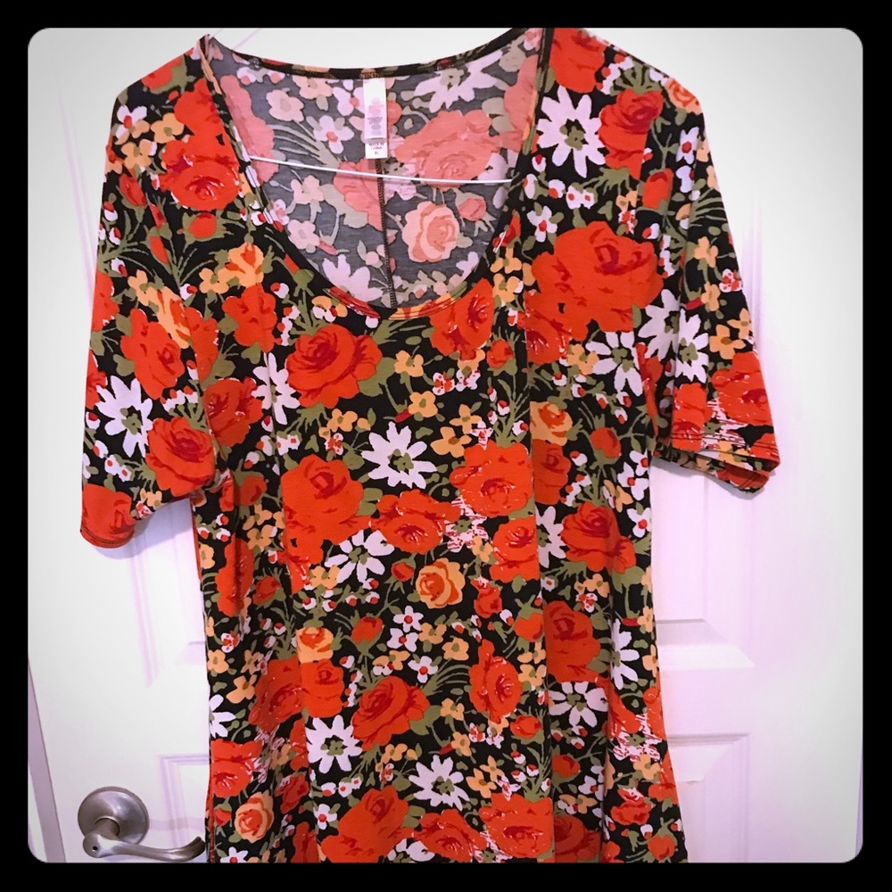 Floral boho perfect tee!